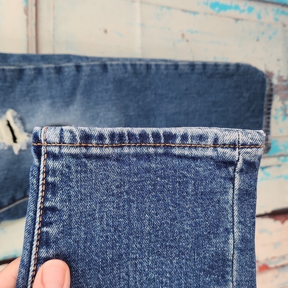 Levi's Wedgie Fit Button Fly Skinny Jeans - Picture 5 of 10